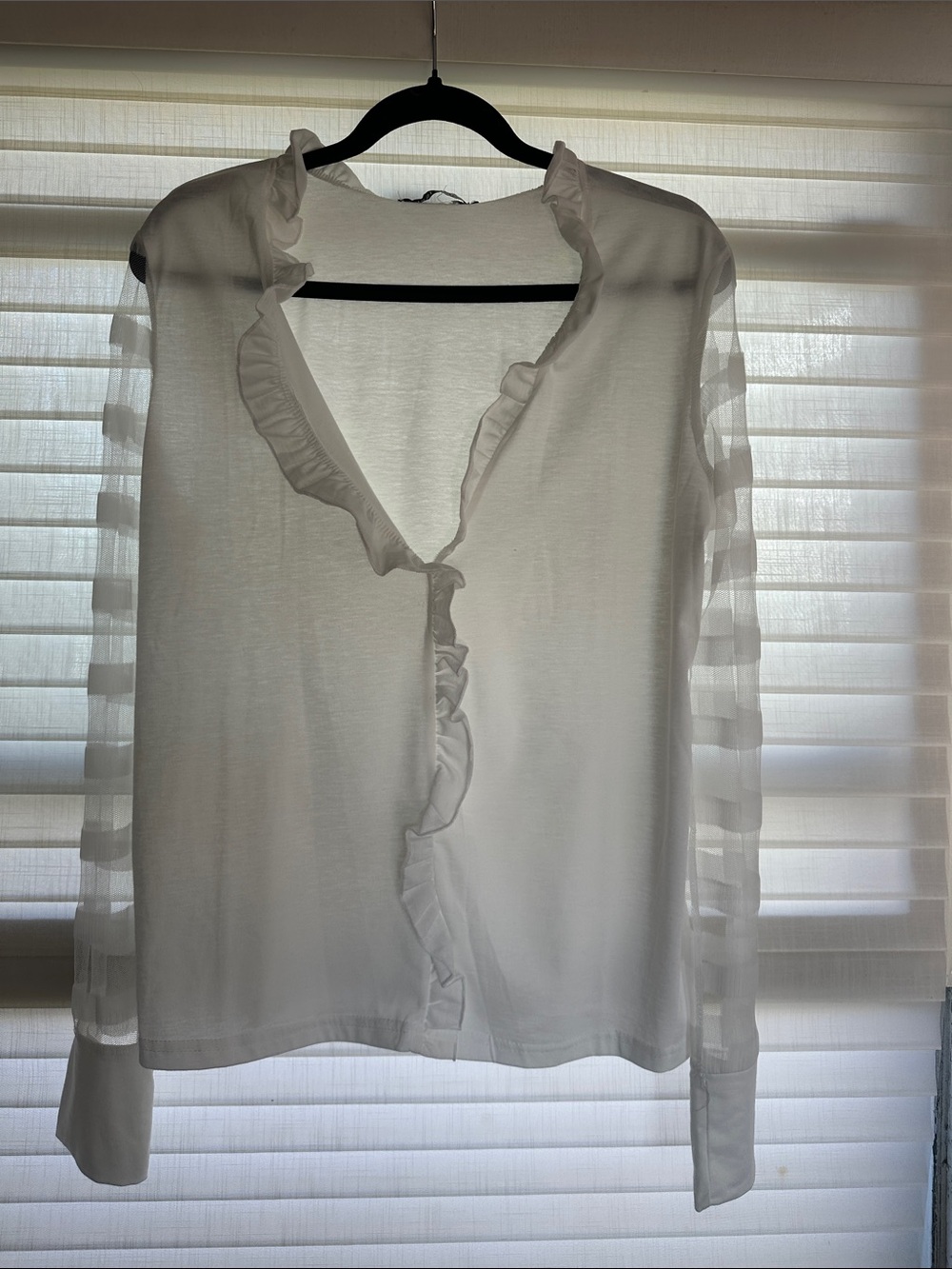 MISSLOOK White Ruffle V-Neck Long Sleeve Blouse
